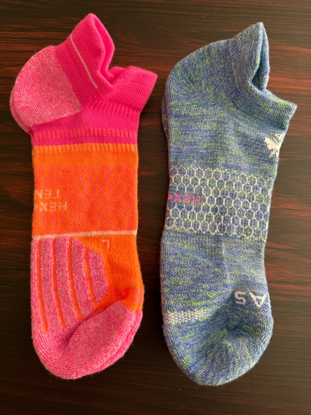NWOT Bombas 2 Pair Women’s XL Performance Ankle Socks Pink Orange Green Blue